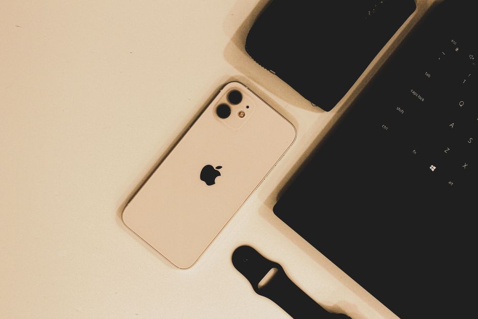 Pixel 9a vs iPhone 16e 比較のイメージ
