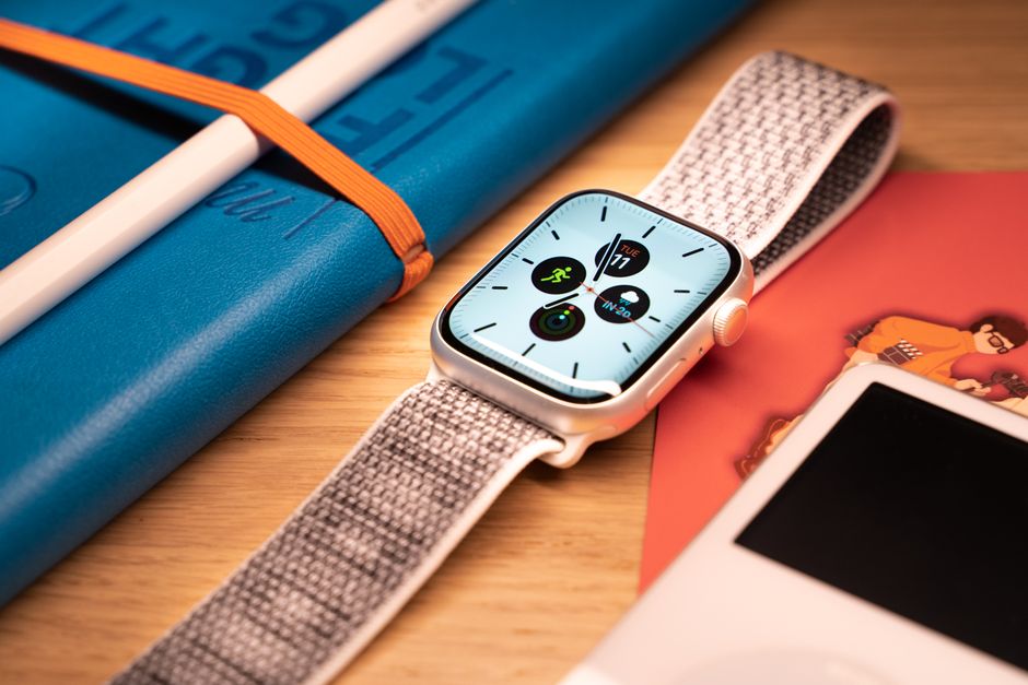 Apple Watch SE 3 vs Galaxy Watのイメージ