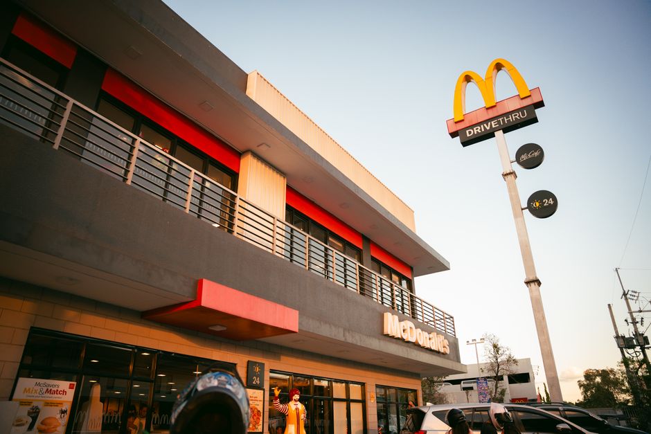 マクドナルド10月新商品 ザクザクジューシーマック 三角チョコパイと期間限定サイドの販売期間のイメージ