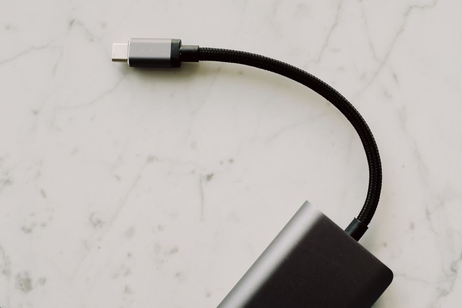 サンコーUSBヒーター比較 iPhone・Pixel・SurfaceのUSB-Cから給電できるかのイメージ