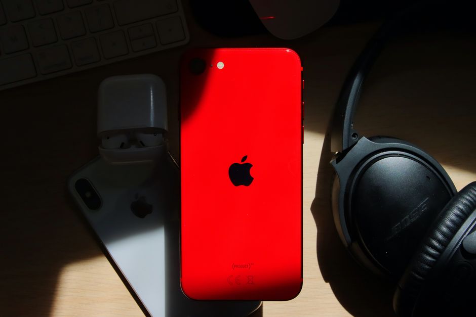 EAH-A1000ヘッドホン vs AirPods Max iPhone・Pixel・Surfaceとの相性を比べるのイメージ