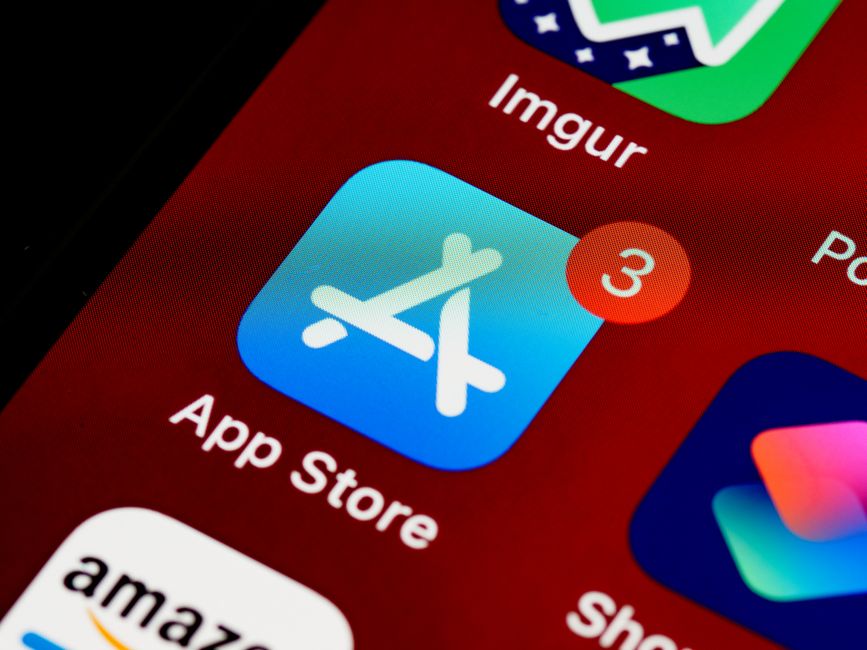 iOS 27 vs Android 17 AI比較 AI機能が使える機種と必要スペックのイメージ